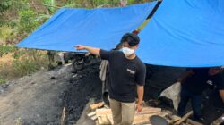 Polda Banten mengungkap lima lubang tambang batubara di Lebak. Sejumlah peralatan diamankan untuk penyelidikan lebih lanjut.