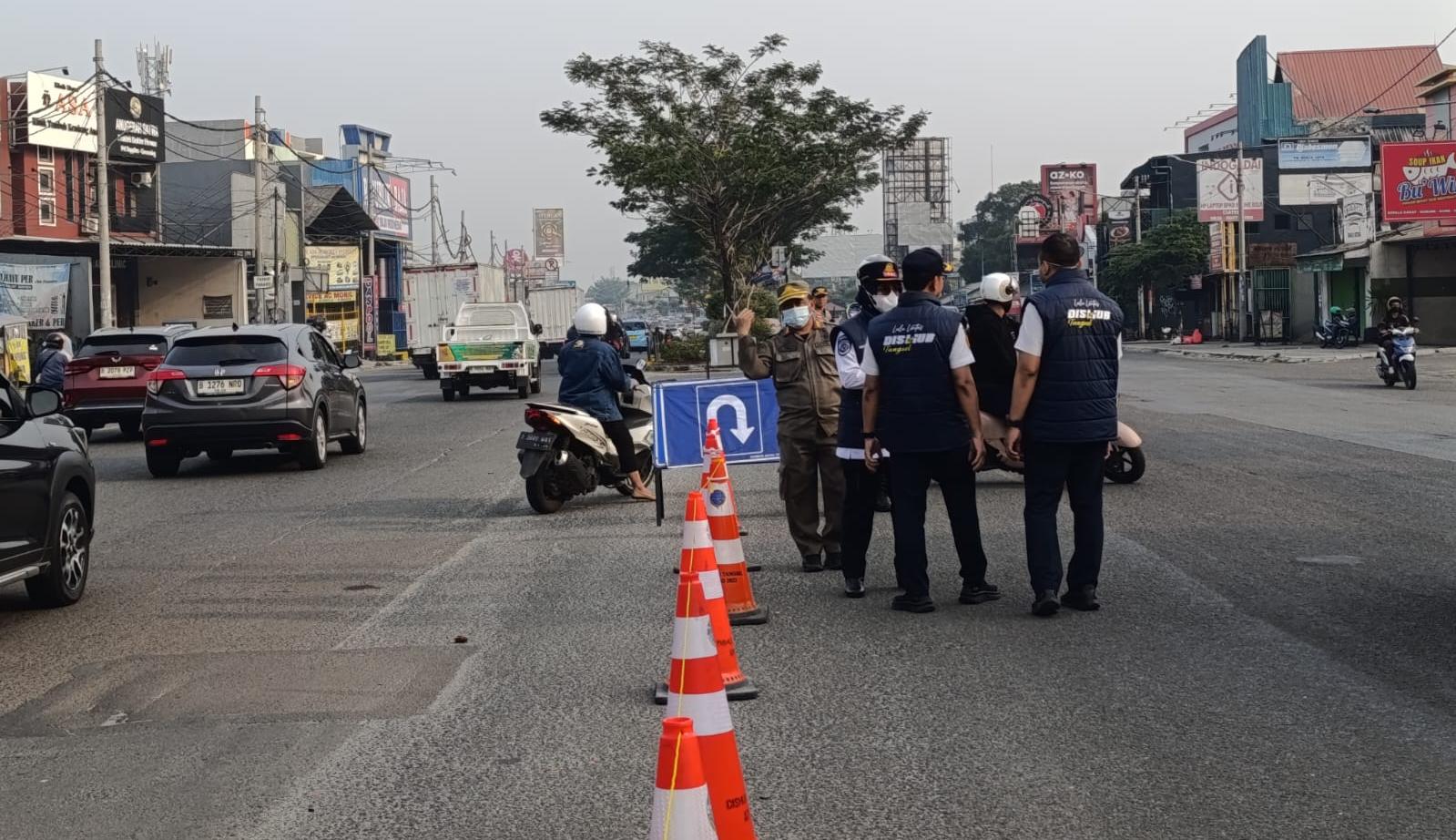 Dua U-turn di Jalan Raya Rawabuntu diuji selama tiga hari. Dishub Tangsel memantau kelancaran, keselamatan, dan ketertiban lalu lintas.