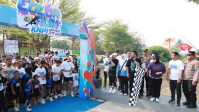 Color Run KNPI dan Liga Santri Pakuhaji meriahkan HUT kecamatan, dorong hidup sehat, kebersamaan warga, dan pembinaan atlet muda.
