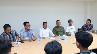 Bupati Maesyal melepas Elzeds FC ke Liga Soeratin nasional dan berpesan agar pemain menjaga nama baik Banten serta sportif.