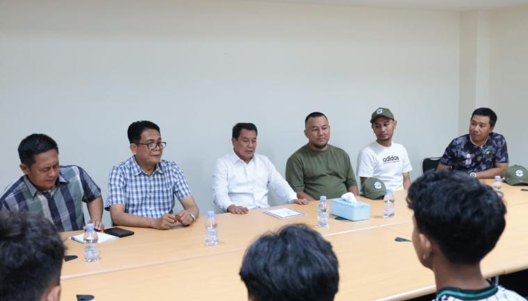 Bupati Maesyal melepas Elzeds FC ke Liga Soeratin nasional dan berpesan agar pemain menjaga nama baik Banten serta sportif.