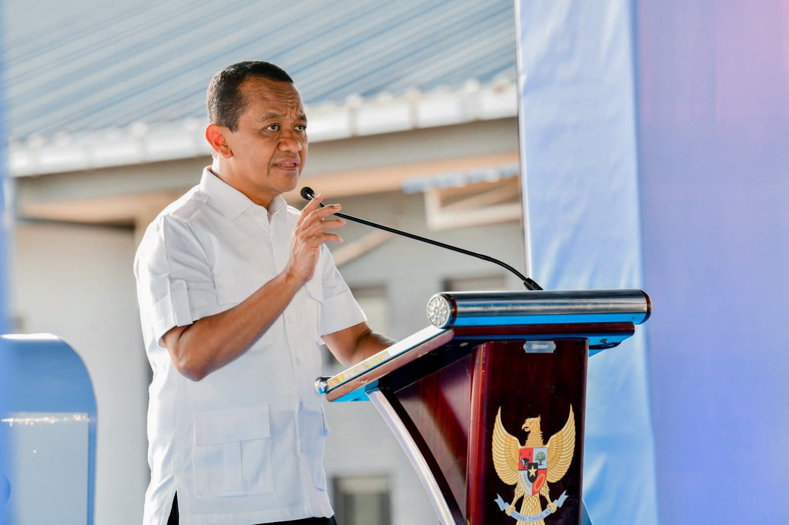 Dedi Kurnia Syah menanggapi perbedaan hasil survei IPO dan kajian Celios dalam menilai kinerja Menteri ESDM Bahlil Lahadalia.