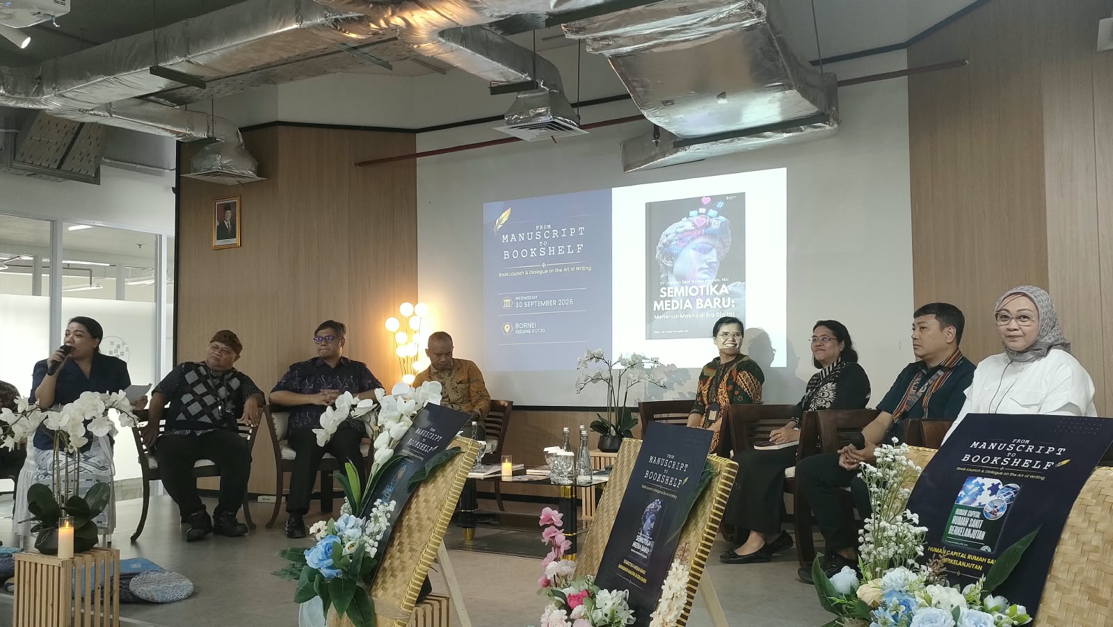 Kritik pemerintah di media sosial perlu berlandaskan fakta dan data. Memahami algoritma juga penting agar masyarakat kritis bermedia.