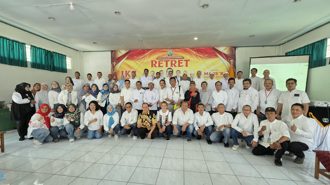 Pengurus Ikatan Keluarga Gunungkidul menyusun arah kerja dan memperkuat jejaring perantau melalui retret di Puncak Bogor.