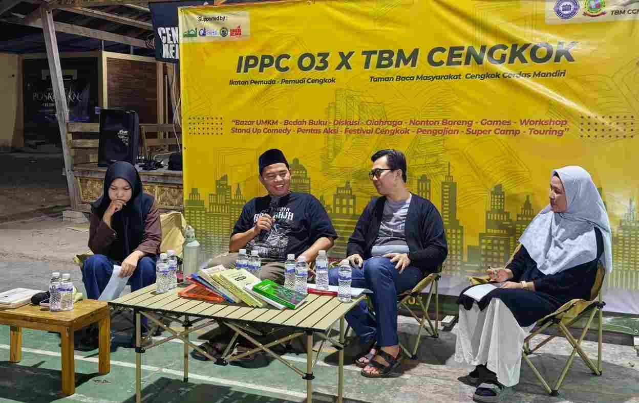Diskusi buku Paulo Freire di Cengkok, Tangerang, menggugat sistem pendidikan yang mengekang nalar kritis dan gagal memerdekakan pikiran anak.