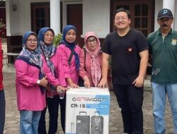 Abraham Garuda Laksono Maknai Semangat Sumpah Pemuda Lewat Bantuan untuk Warga