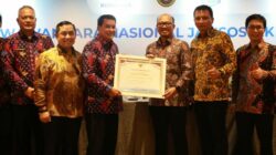 Jamsostek Award 2026 diraih Kabupaten Tangerang yang terus mendorong perluasan kepesertaan melalui kolaborasi dengan BPJS Ketenagakerjaan.