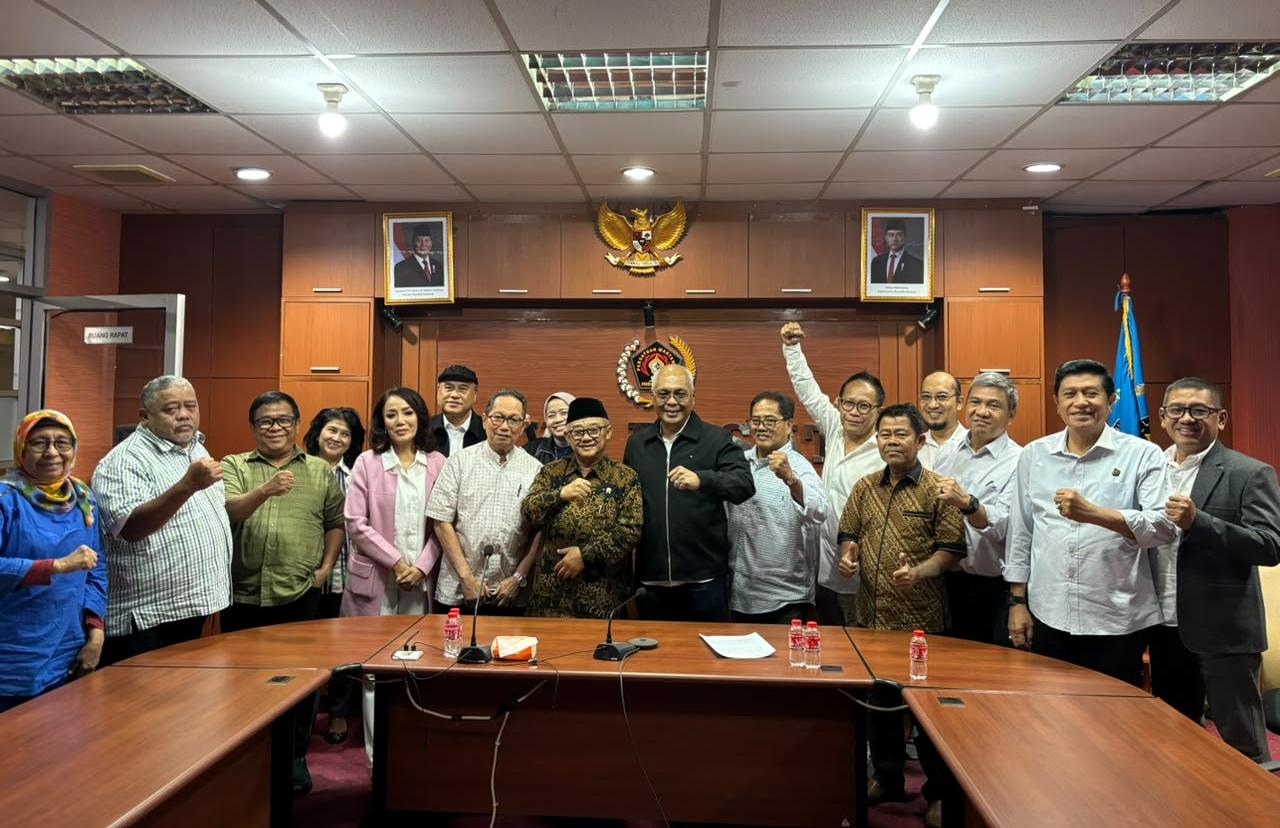 Mendikdasmen Abdul Mu’ti membuka peluang jurnalistik masuk ekstrakurikuler sekolah untuk mengasah kemampuan menulis dan berpikir pelajar.