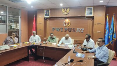 DK PWI Pusat menyebut Firdaus melakukan pelanggaran berat hingga dijatuhi sanksi pemberhentian penuh dari keanggotaan PWI.