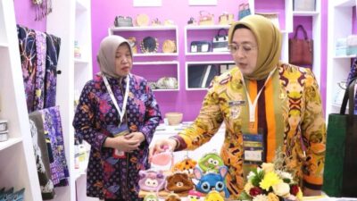 Wabup Intan mengajak pelaku UMKM Kabupaten Tangerang memanfaatkan TEI ke-41 untuk memperluas pemasaran dan menjangkau pasar baru.
