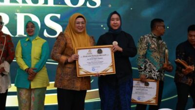 Sejumlah pejabat Kabupaten Tangerang meraih penghargaan Tangerang Pos Awards 2026 yang diharapkan meningkatkan kualitas pelayanan publik.