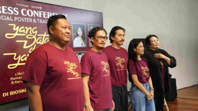 Film Yang Datang dan Yang Pergi mempertemukan Dian Sastrowardoyo, Nurman Hakim, dan Nan Achnas dalam kisah cinta dan rahasia keluarga.