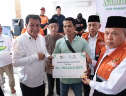 Bantu Warga Bangun Usaha, Bupati Tangerang Serahkan 80 Gerobak dan Modal Usaha