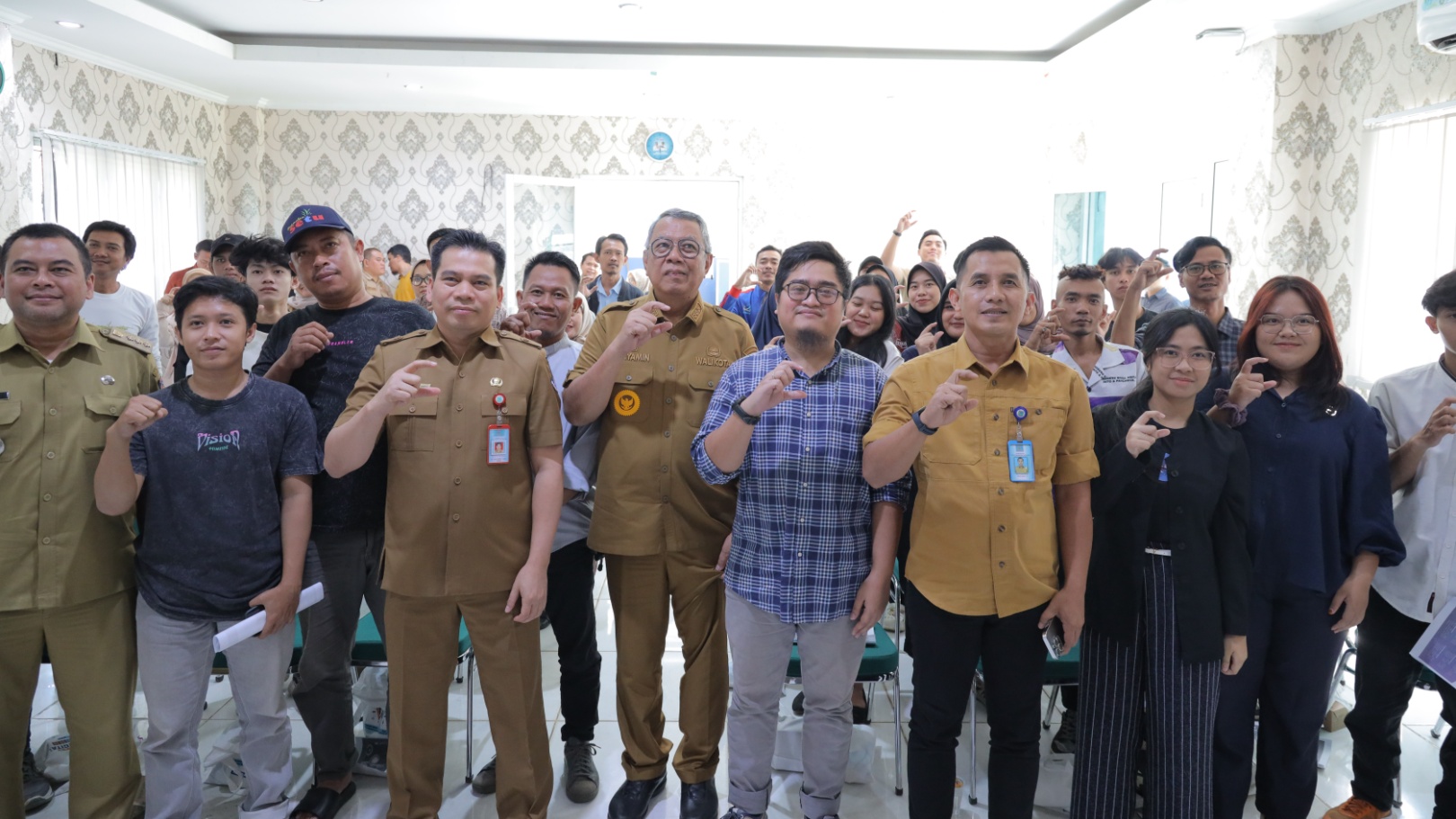 Diskominfo Tangsel mendorong kesadaran keamanan digital bagi anak dan pemuda untuk menjaga data pribadi saat beraktivitas daring.