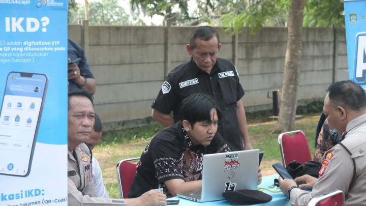 Percepatan digitalisasi kependudukan di Kota Tangerang dilakukan melalui aktivasi IKD bagi personel kepolisian lewat Dukcapil Nyaba.