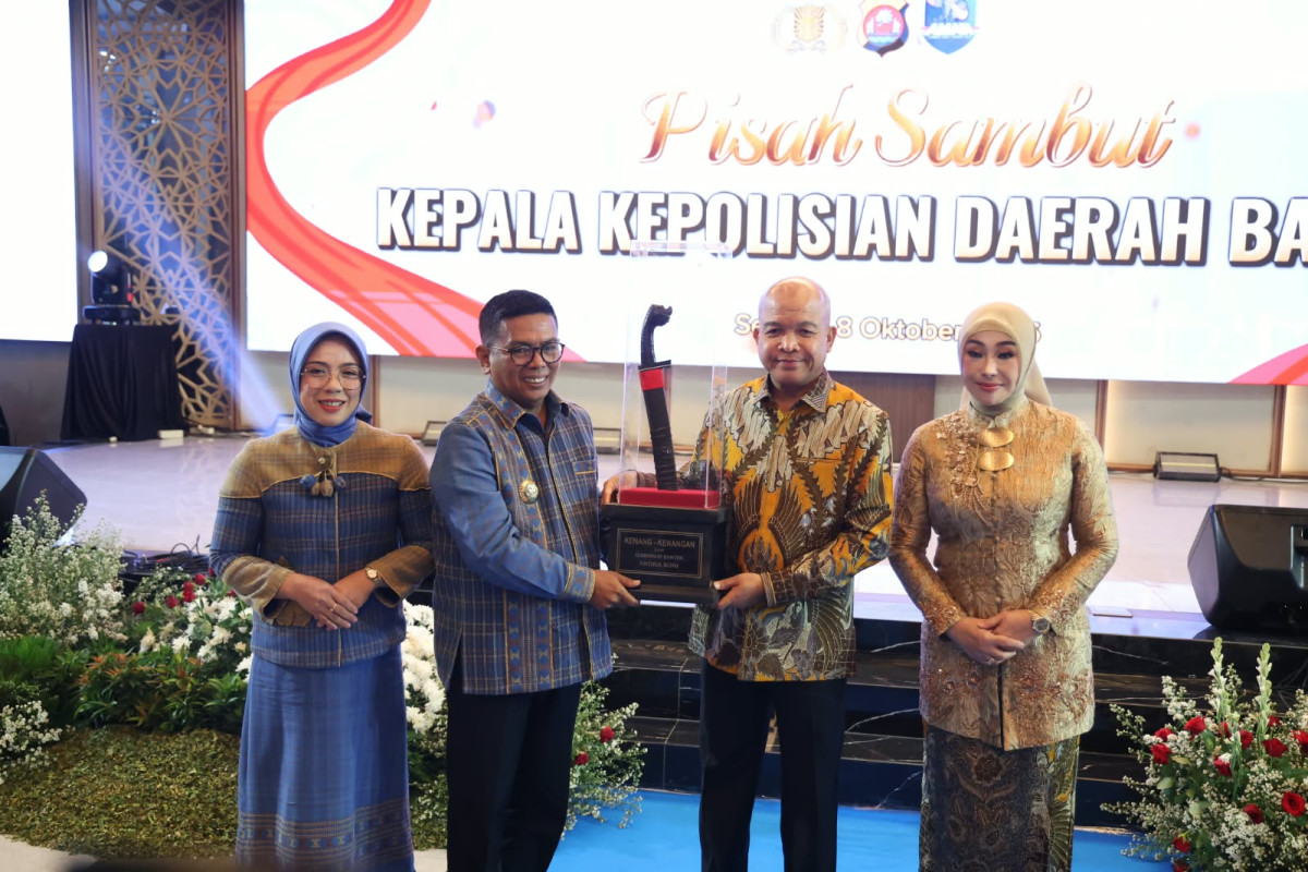 Irjen Pol. Hengki mendapat penugasan sebagai Kapolda Jawa Barat. Andra Soni menyampaikan apresiasi atas pengabdiannya di Banten.