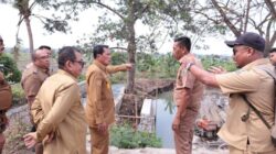 Menghadapi musim hujan, Pemkab Tangerang menyiapkan normalisasi saluran, pembangunan turap, dan pemasangan sheet pile di titik rawan banjir.