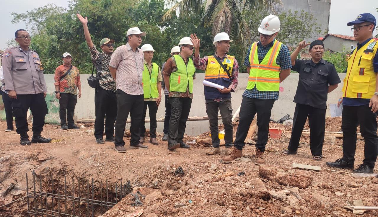 Penanganan banjir Tangsel perlu didukung infrastruktur dan peran warga dalam menjaga kebersihan serta normalisasi kali.